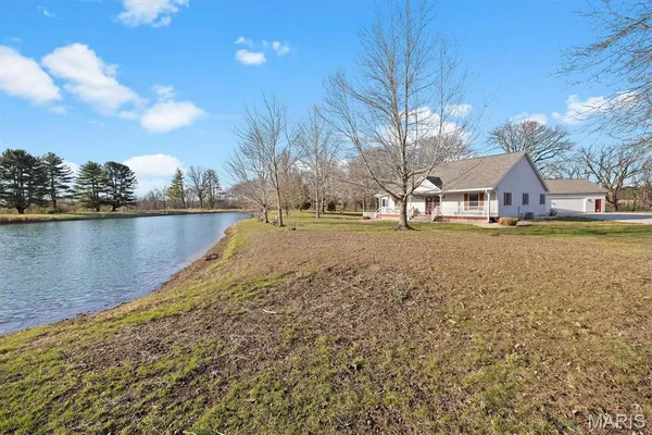 $385,000 | 34686 Gun Club Road, Brighton, IL 62012