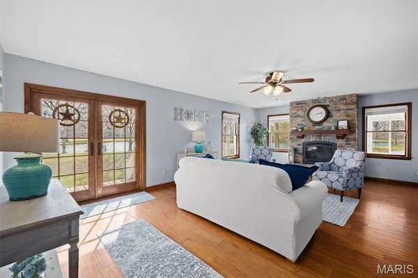 $385,000 | 34686 Gun Club Road, Brighton, IL 62012