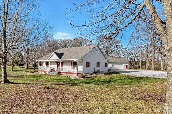 $385,000 | 34686 Gun Club Road, Brighton, IL 62012