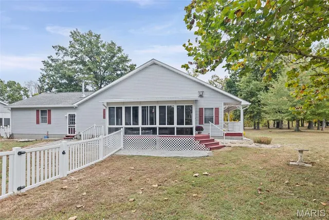 $385,000 | 34686 Gun Club Road, Brighton, IL 62012