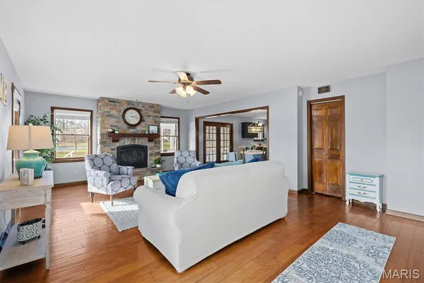 $385,000 | 34686 Gun Club Road, Brighton, IL 62012