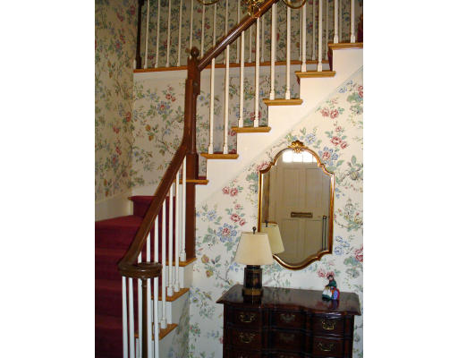 53 White Oak Road Wellesley, MA 02481 - Photo 8 of 9