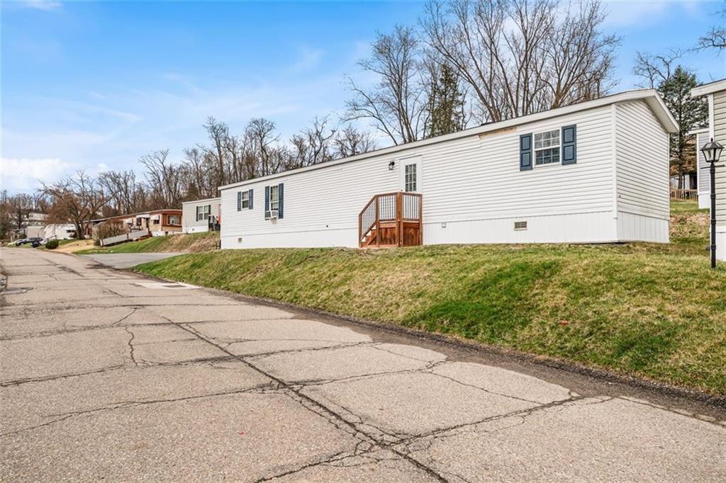 407 Richmond Road Imperial, PA 15126 - Photo 1 of 17 Gallery Image 1