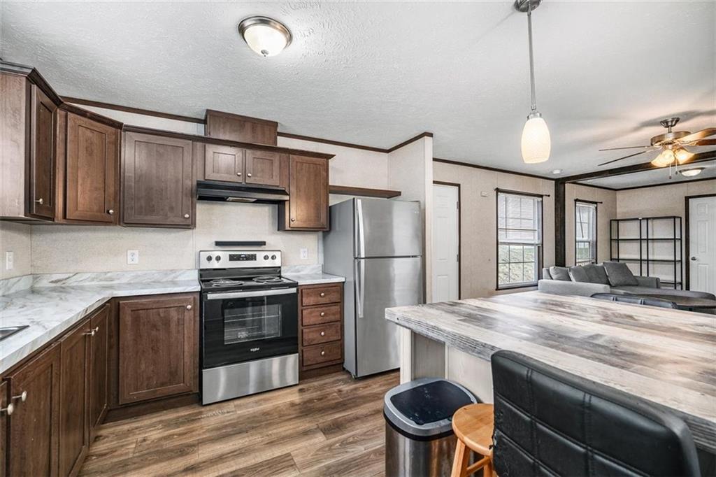 407 Richmond Road Imperial, PA 15126 - Photo 4 of 17 Gallery Image 4