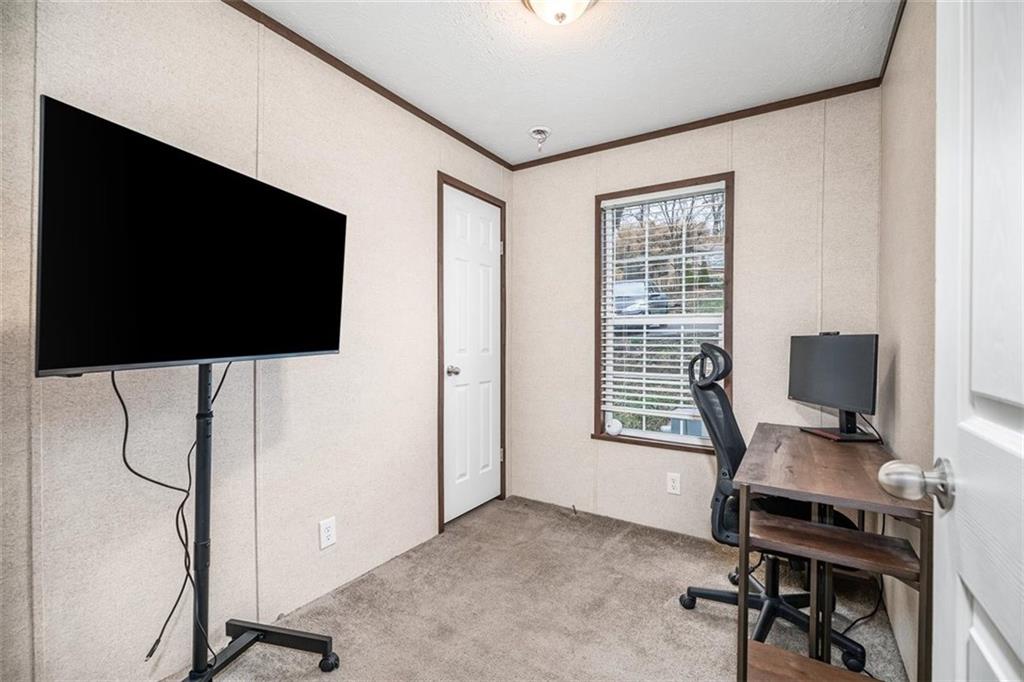 407 Richmond Road Imperial, PA 15126 - Photo 8 of 17 Gallery Image 8