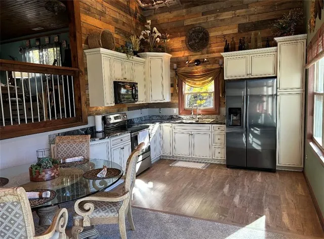 $465,000 | 14 Loch Drive, Kimberling City, MO 65686