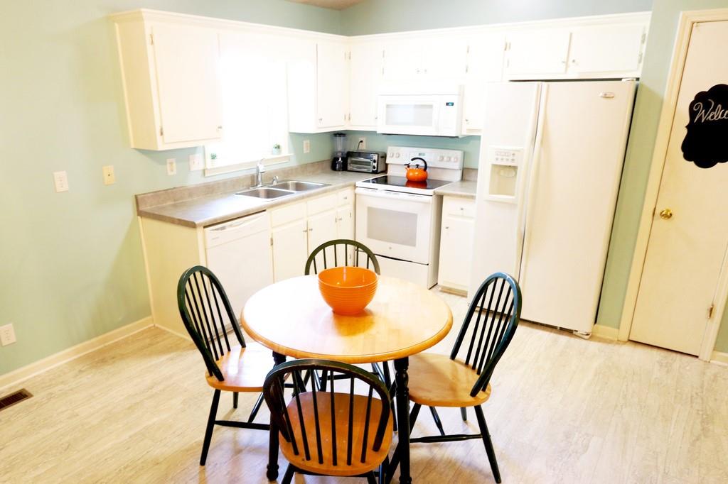 4408 Hickory Nut Ridge Road Hudson, NC 28638 - Photo 6 of 18 Gallery Image 6