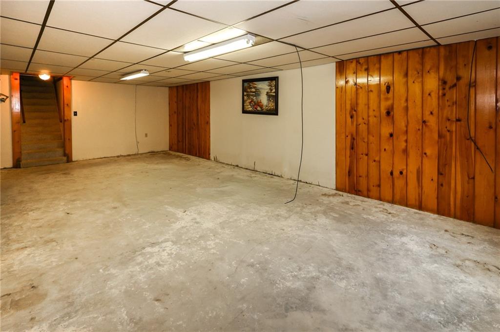 470 North Liberty Road Grove City, PA 16127 - Photo 32 of 34 a view of empty room