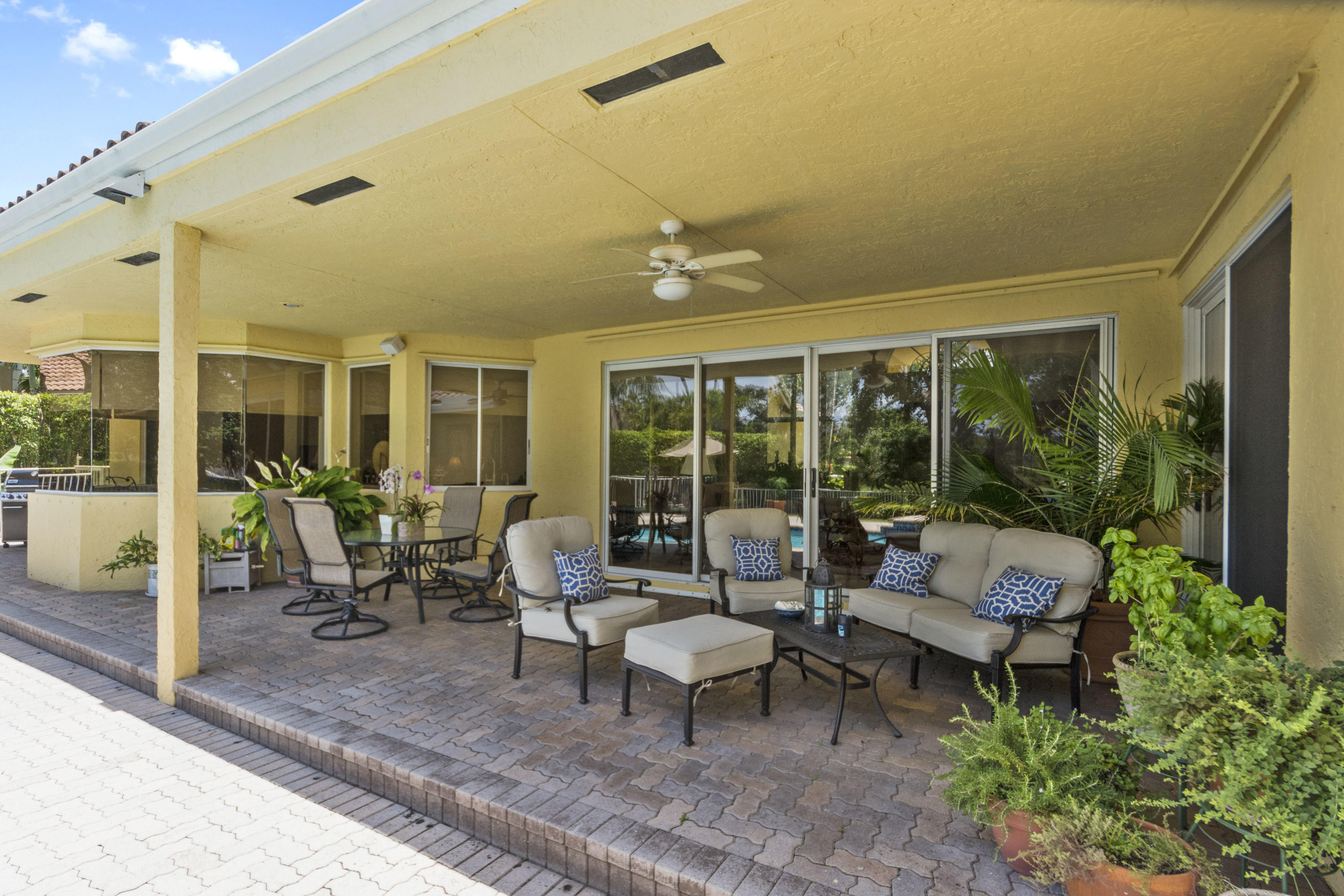 1698 Southwest 20th Avenue Boca Raton, FL 33486 - Photo 26 of 28 1698_SW_20th_Ave_MLS_HID1166671_ROOM9