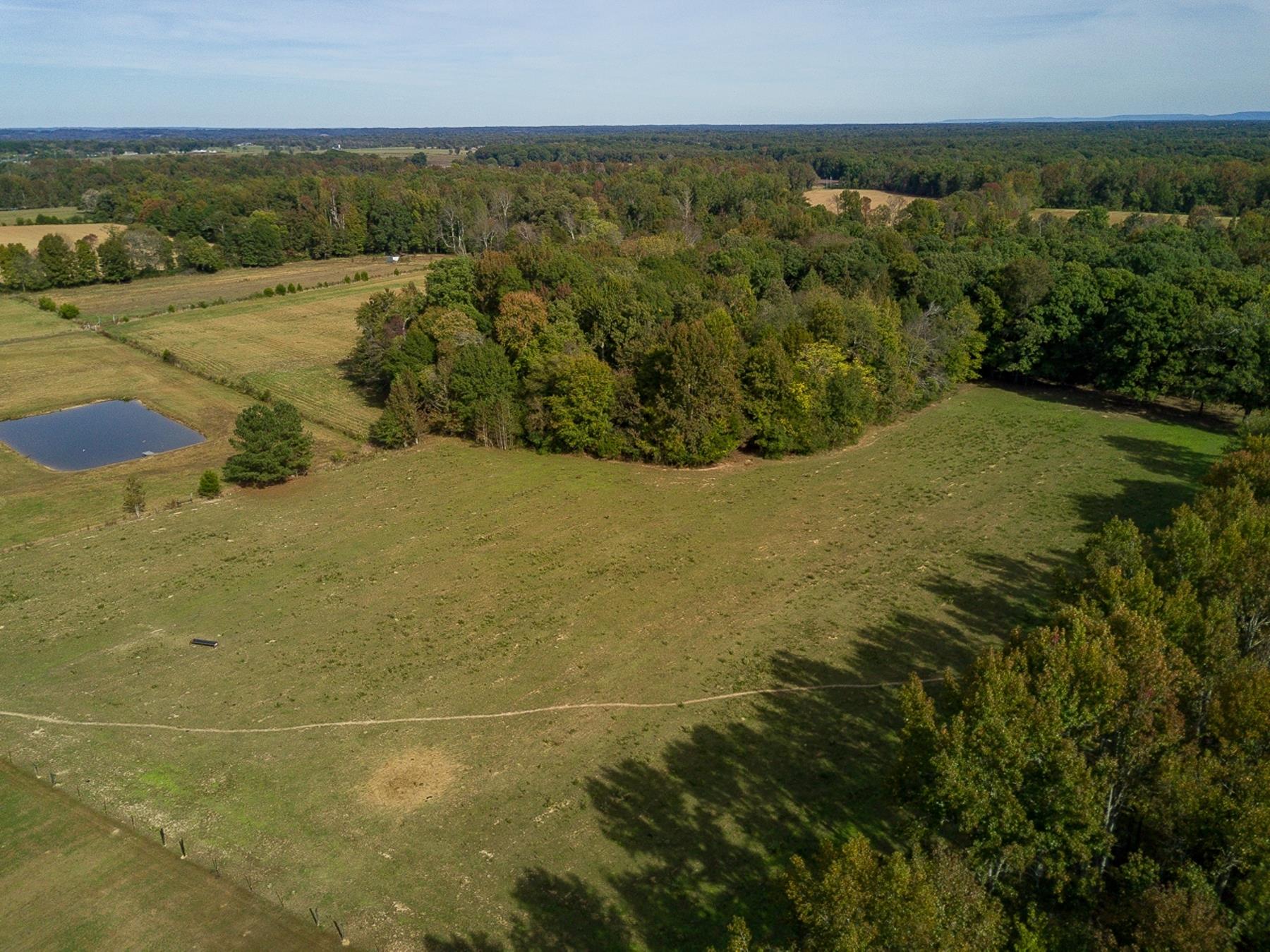 285 Jones Road Taft, TN 38488 - Photo 2 of 7 a view of an ocean