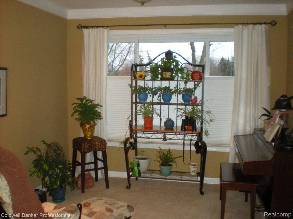 Dining/Piano Rm