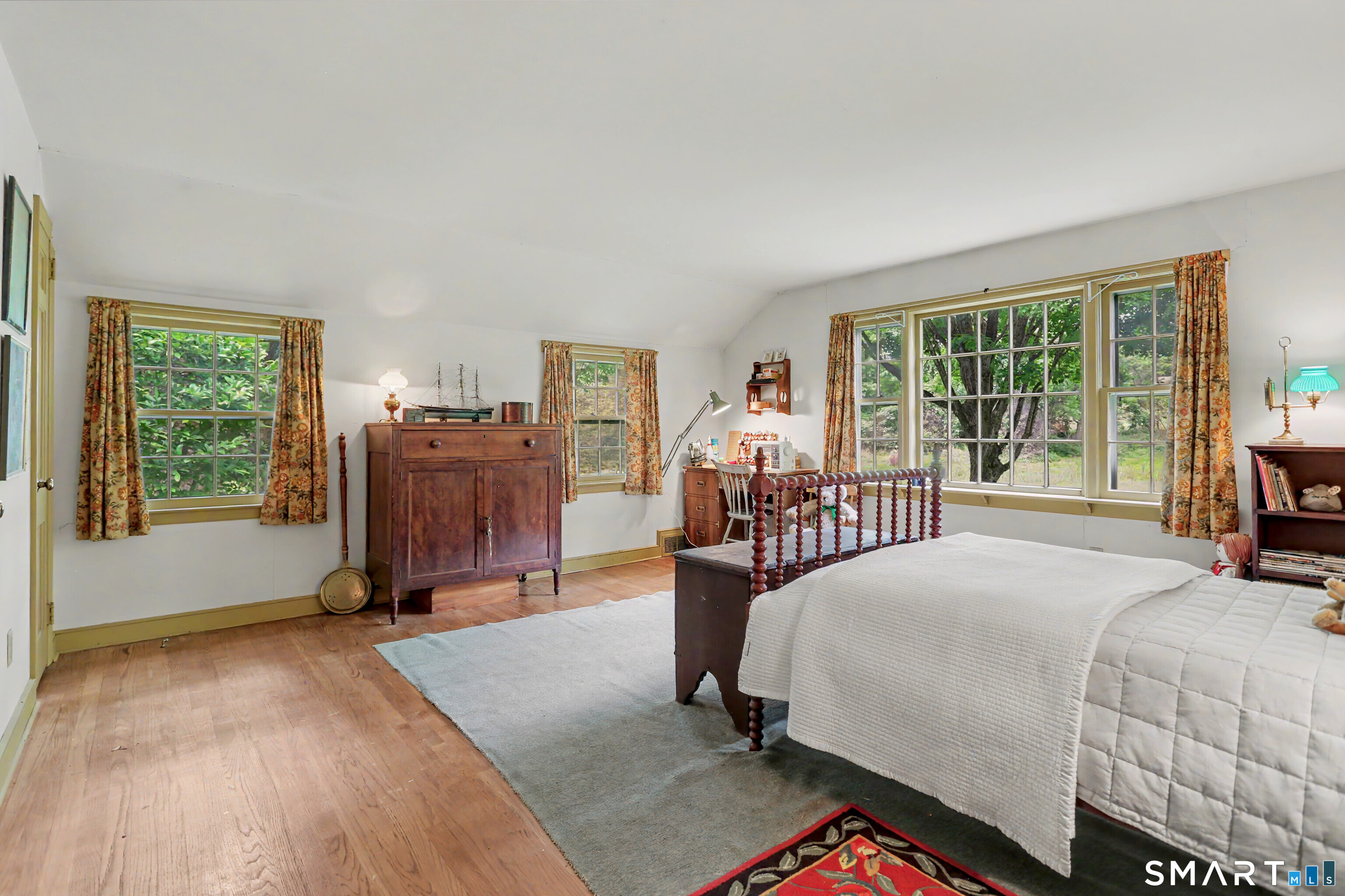 240 North Cedar Road Fairfield, CT 06824 - Photo 33 of 40