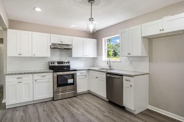 $1,795 | 1702 Athens Drive, New Caney, TX 77357