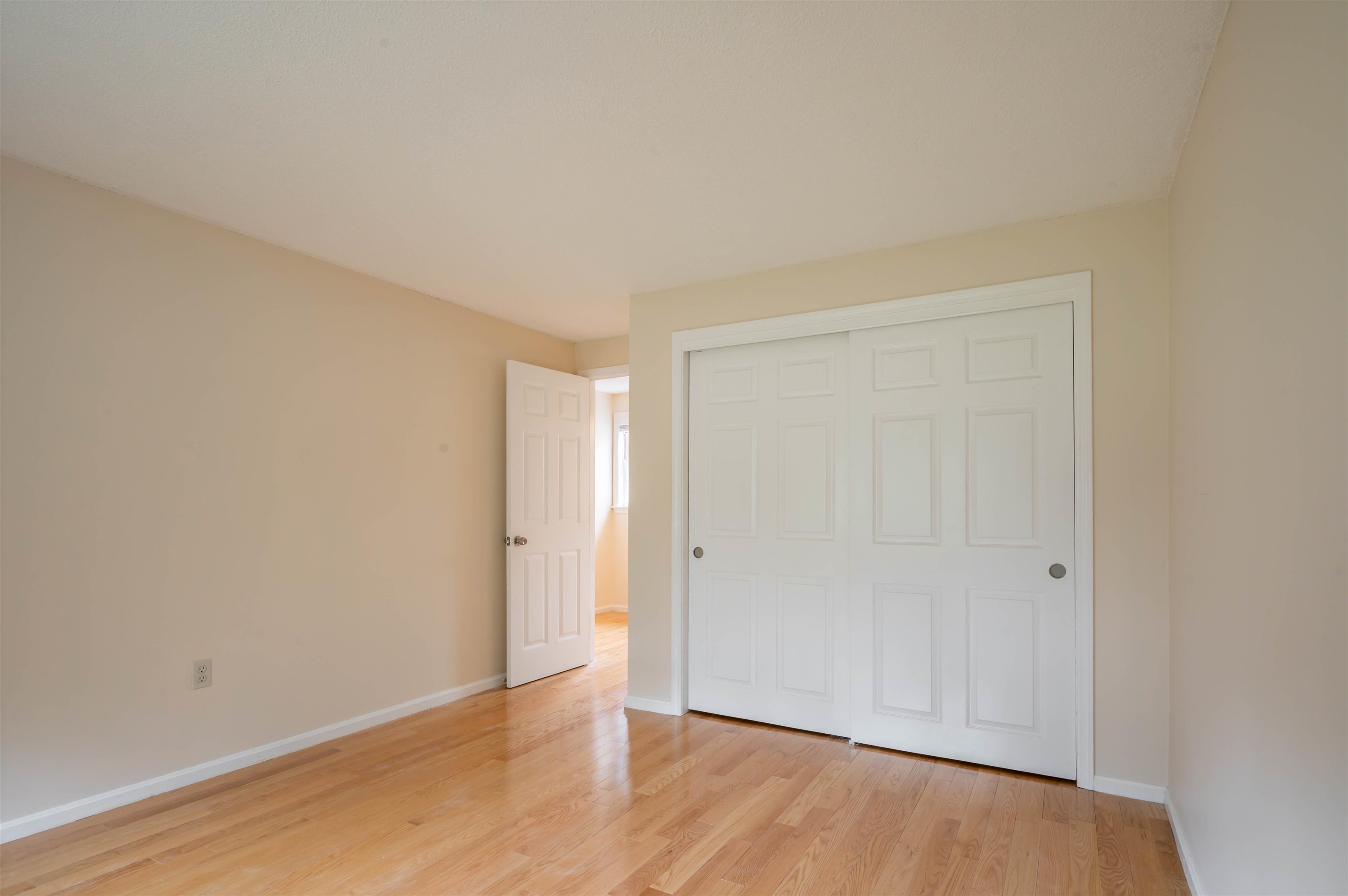 63 Winding Pond Road Londonderry, NH 03053 - Photo 21 of 44