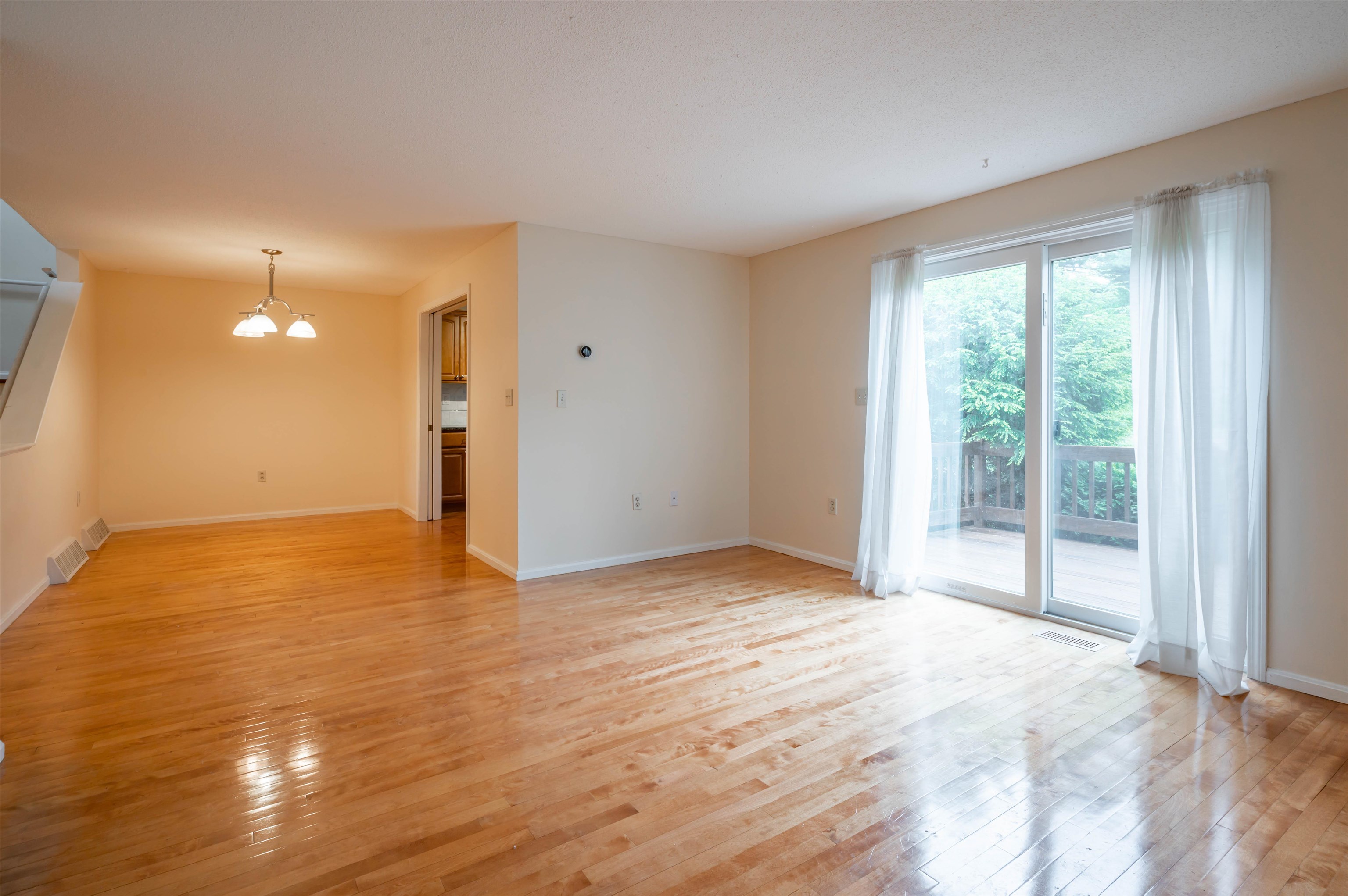 63 Winding Pond Road Londonderry, NH 03053 - Photo 5 of 44
