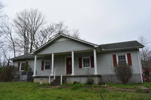 42 Sykes Road, Hickman, TN 38567