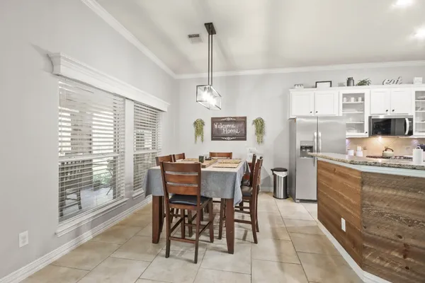 $575,000 | 1106 Commons Waterway Drive, Huffman, TX 77336