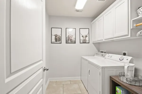 $575,000 | 1106 Commons Waterway Drive, Huffman, TX 77336