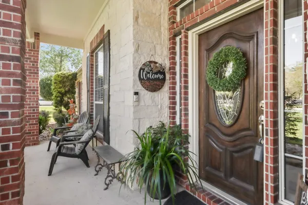 $575,000 | 1106 Commons Waterway Drive, Huffman, TX 77336