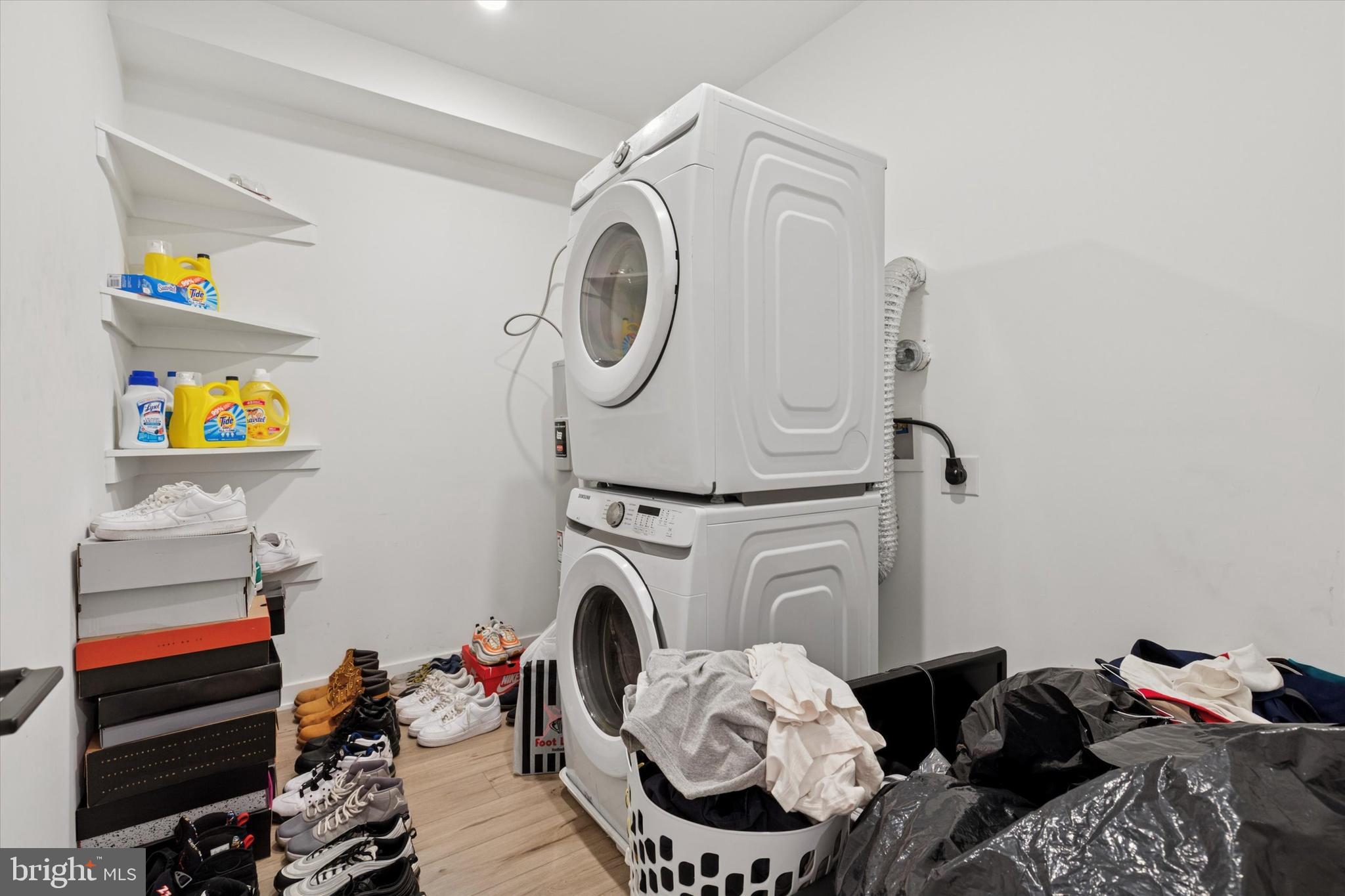 22 East Rittenhouse Street Philadelphia, PA 19144 - Photo 22 of 34 a bed room with a bed and a chair