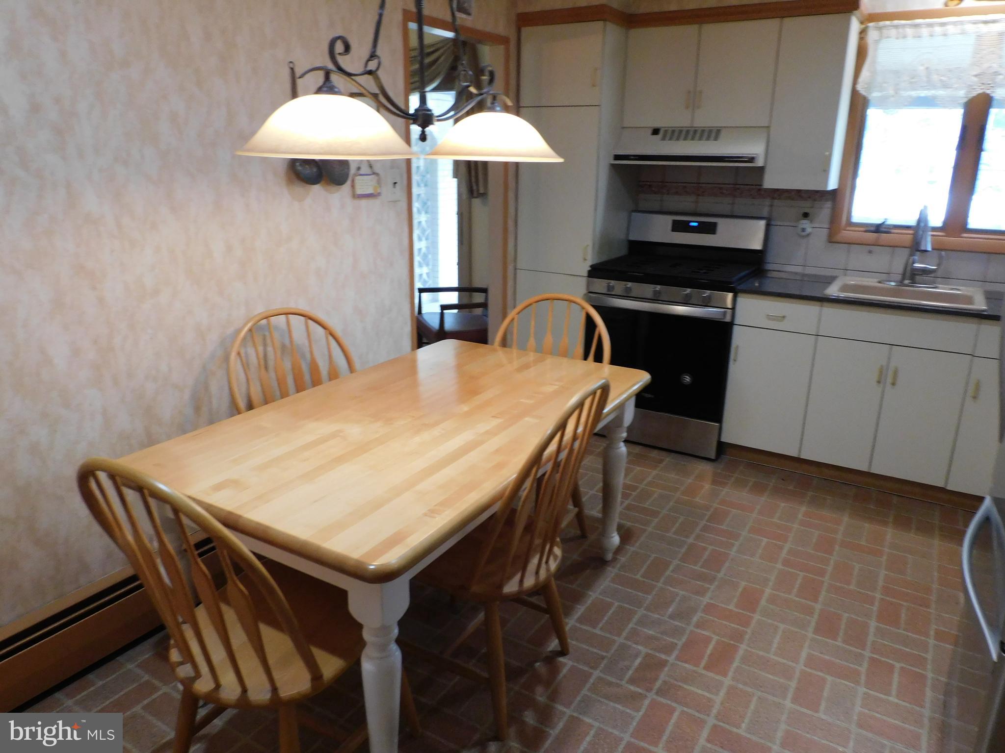 3271 Oak Road Huntingdon Valley, PA 19006 - Photo 13 of 53 Gallery Image 13