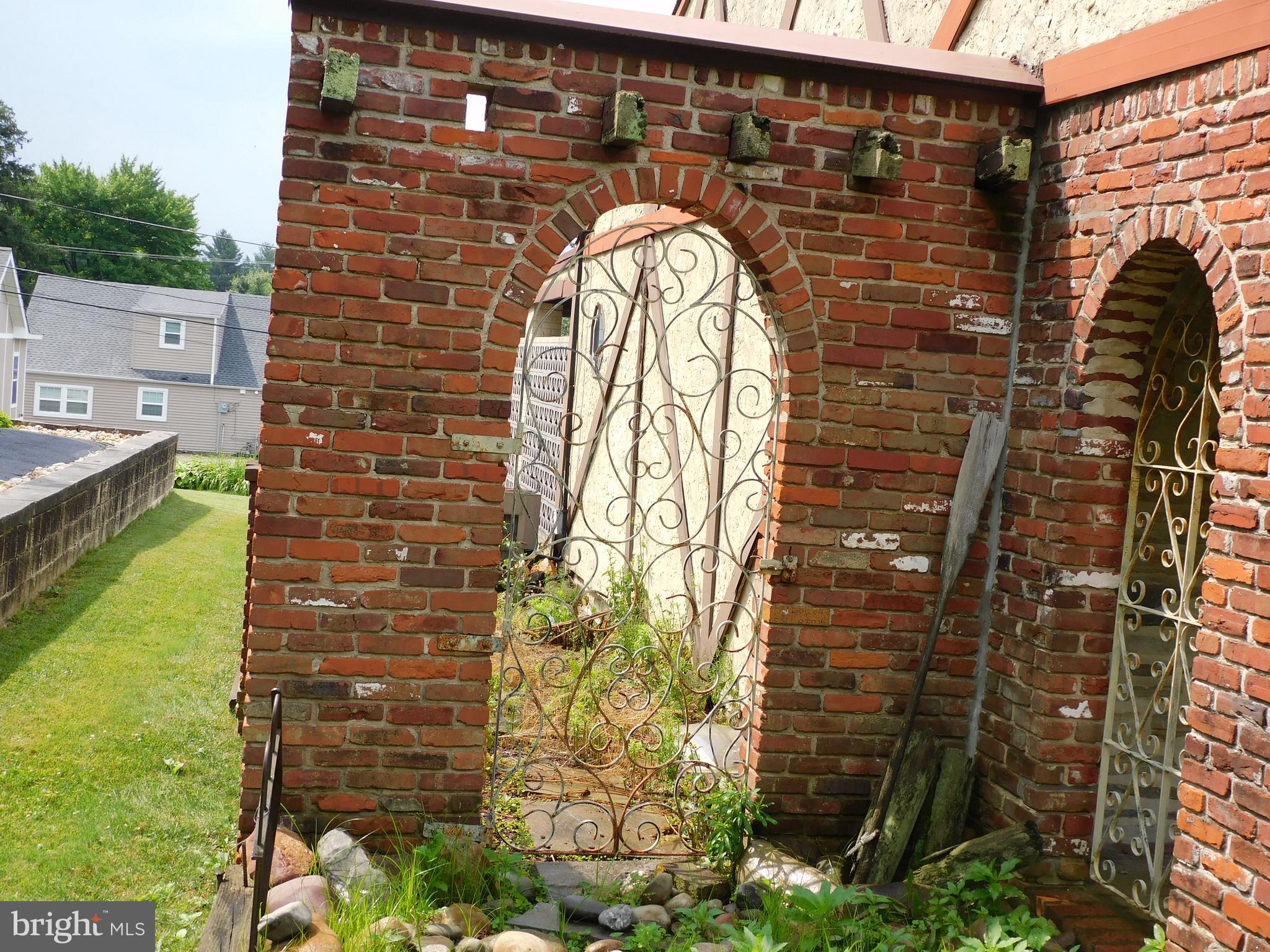 3271 Oak Road Huntingdon Valley, PA 19006 - Photo 3 of 53 Gallery Image 3