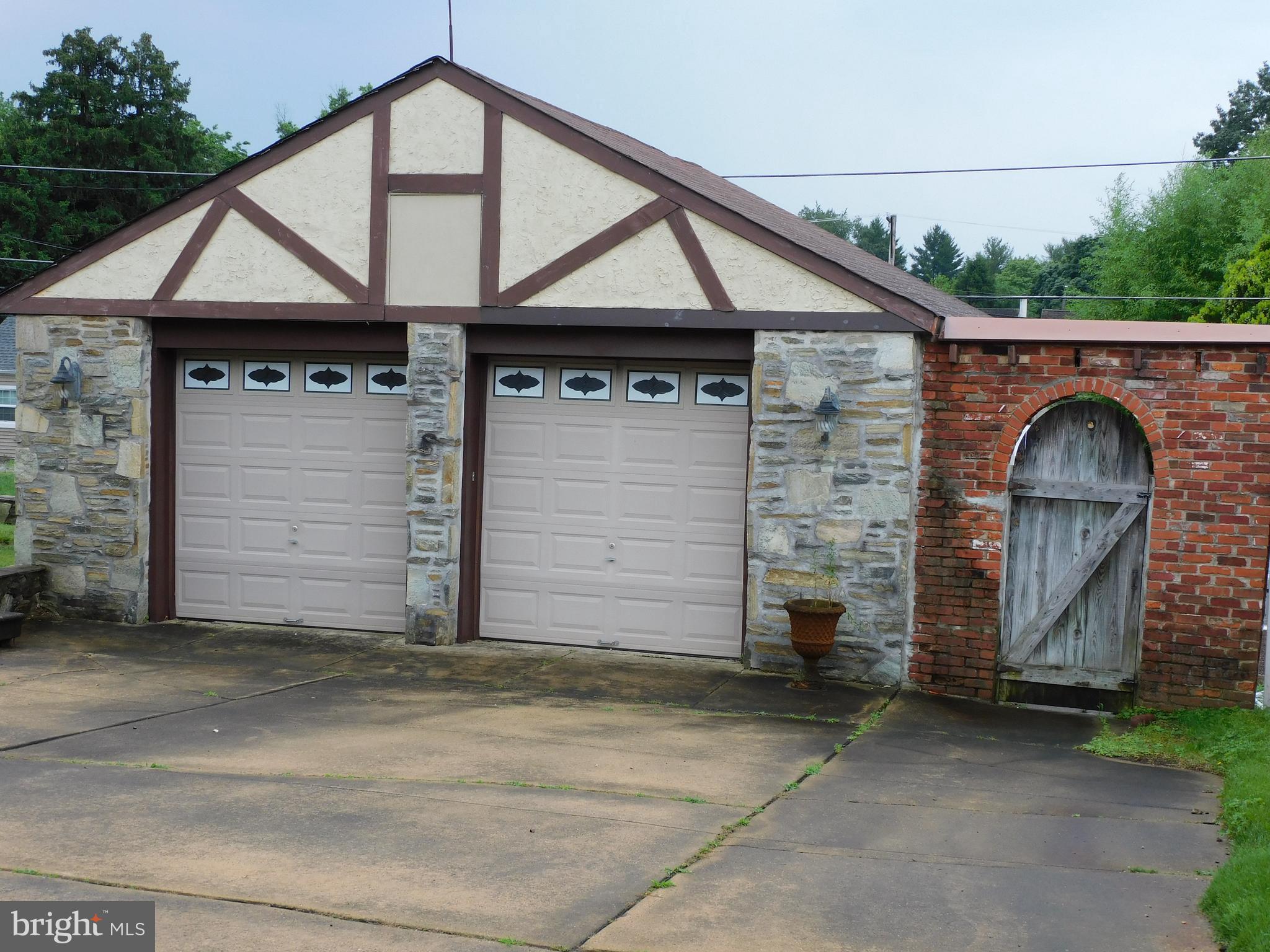 3271 Oak Road Huntingdon Valley, PA 19006 - Photo 42 of 53 Gallery Image 42