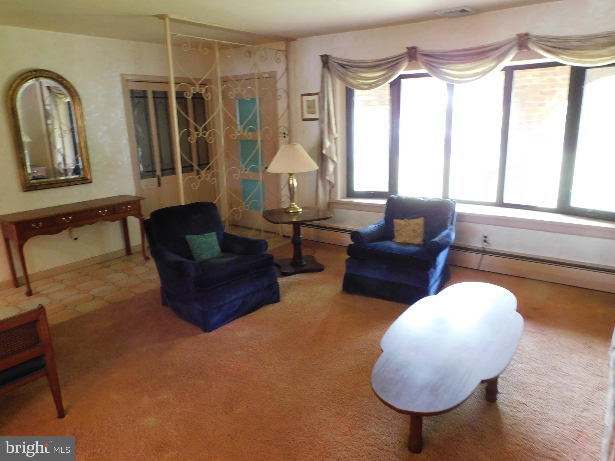 3271 Oak Road Huntingdon Valley, PA 19006 - Photo 10 of 53 Gallery Image 10