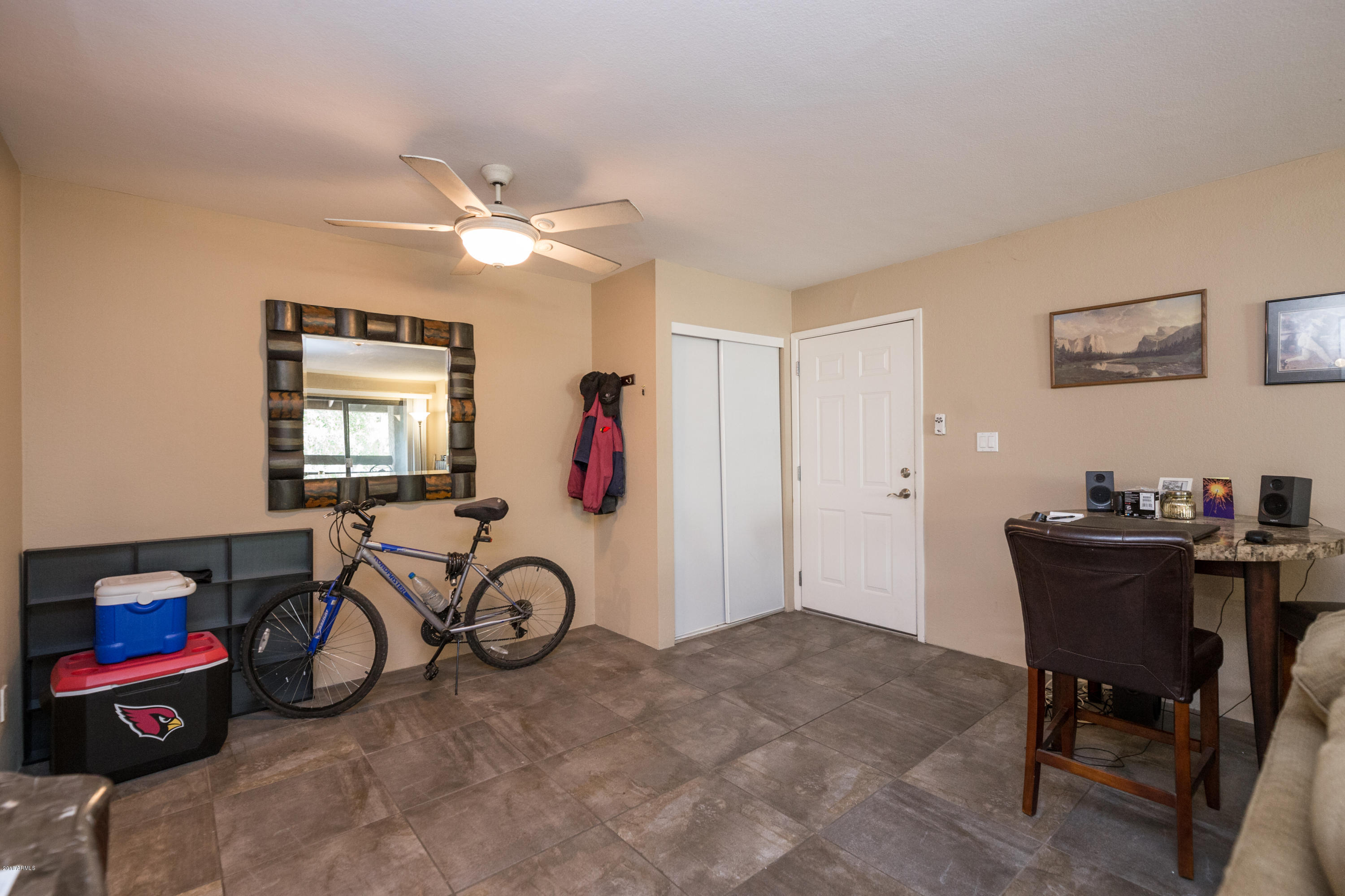 3825 East Camelback Road, Unit 232 Phoenix, AZ 85018 - Photo 2 of 23 Living Room
