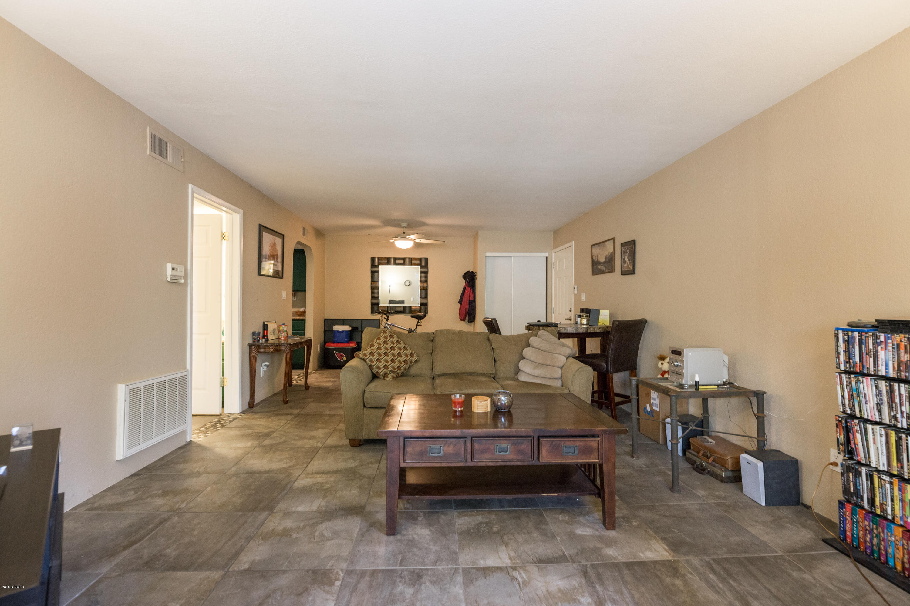 3825 East Camelback Road, Unit 232 Phoenix, AZ 85018 - Photo 3 of 23 Living Room