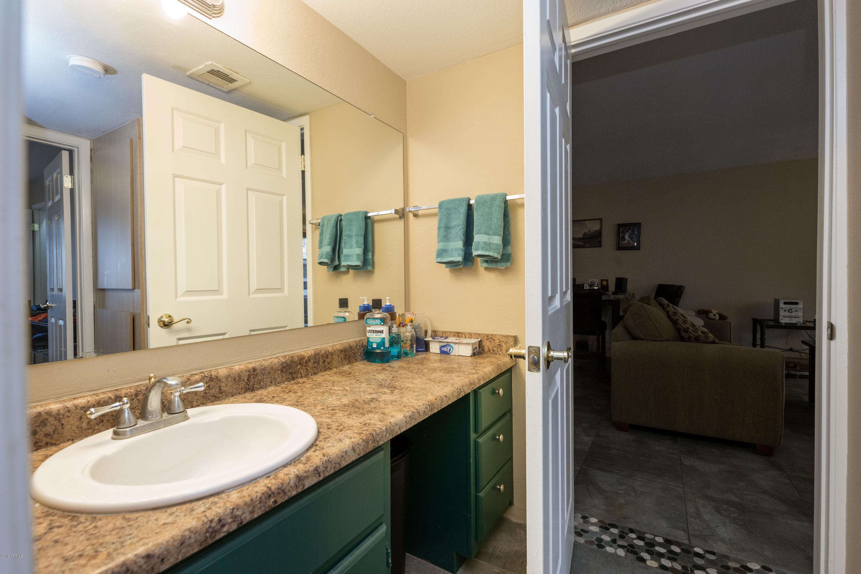 3825 East Camelback Road, Unit 232 Phoenix, AZ 85018 - Photo 9 of 23 Bathroom