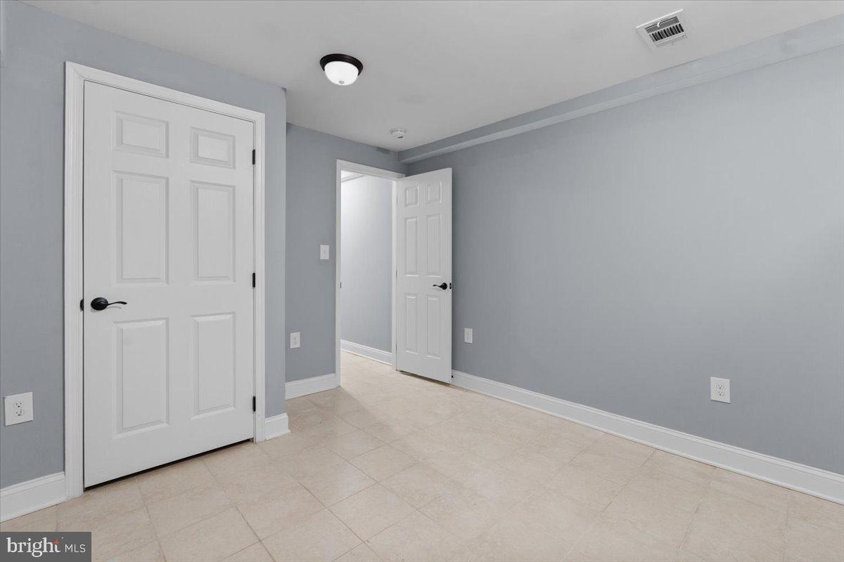 10415 Labrador Loop Manassas, VA 20112 - Photo 57 of 66 a view of an empty room