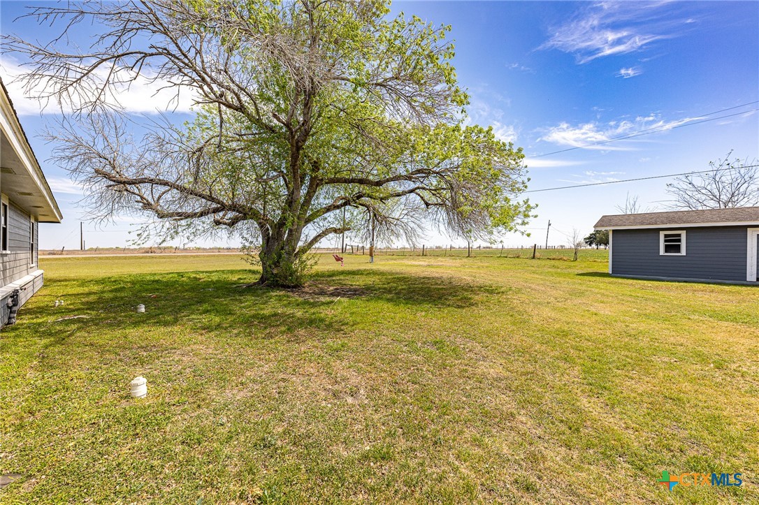 985 County Road 301 Shiner, TX 77984 - Photo 28 of 31 a view of an ocean view