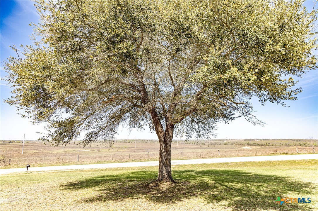 985 County Road 301 Shiner, TX 77984 - Photo 29 of 31 a view of an ocean