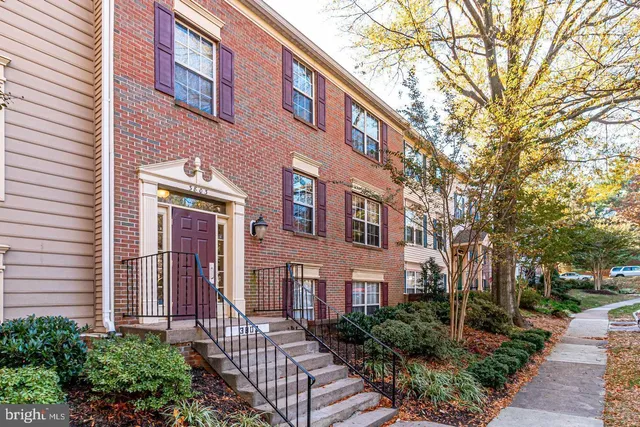 $2,500 | 3803 Green Ridge Court, Unit 302, Fairfax, VA 22033