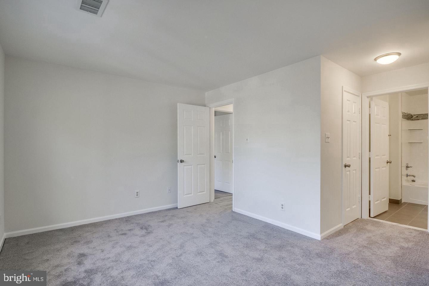 3803 Green Ridge Court, Unit 302 Fairfax, VA 22033 - Photo 11 of 18