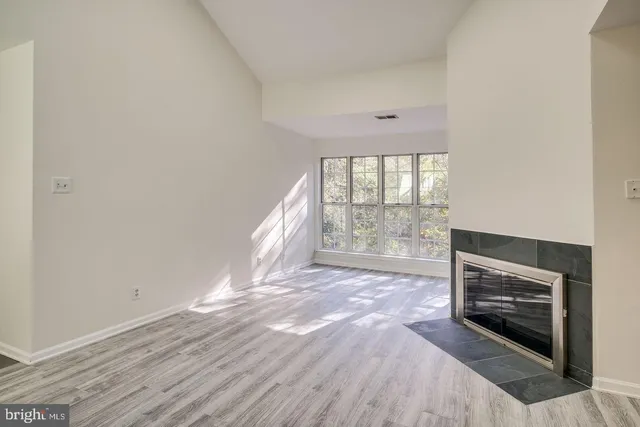 $2,500 | 3803 Green Ridge Court, Unit 302, Fairfax, VA 22033