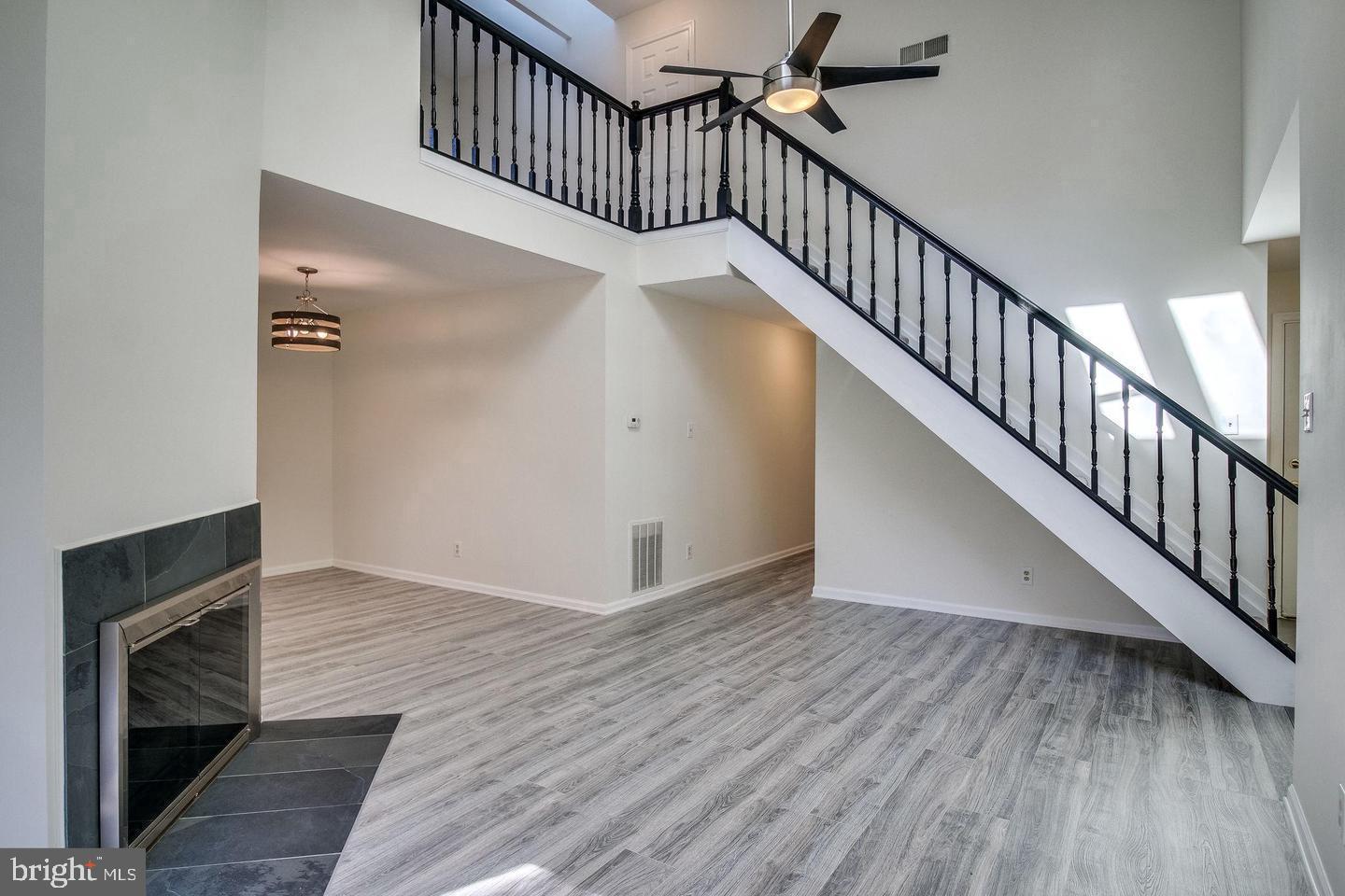 3803 Green Ridge Court, Unit 302 Fairfax, VA 22033 - Photo 4 of 18