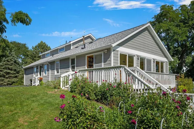 $998,000 | 19196 Cleveland Avenue, Galien, MI 49113