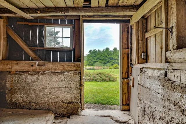 $998,000 | 19196 Cleveland Avenue, Galien, MI 49113