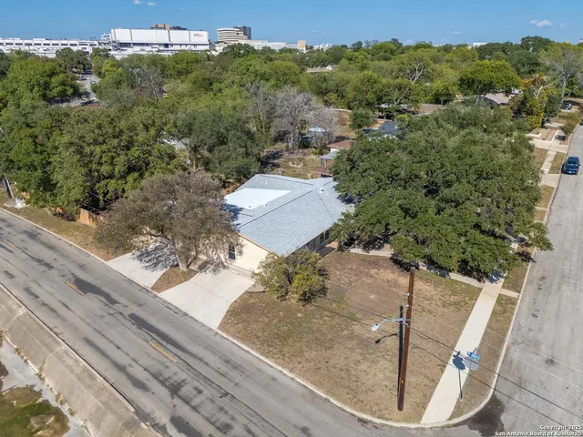 $445,000 | 247 Montfort Drive, San Antonio, TX 78216