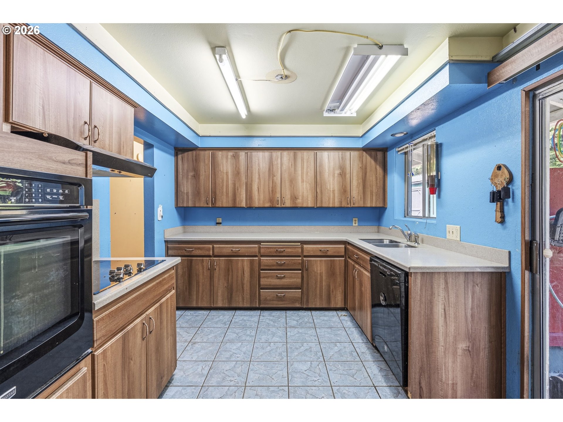 3739 Columbia Heights Road Longview, WA 98632 - Photo 8 of 28