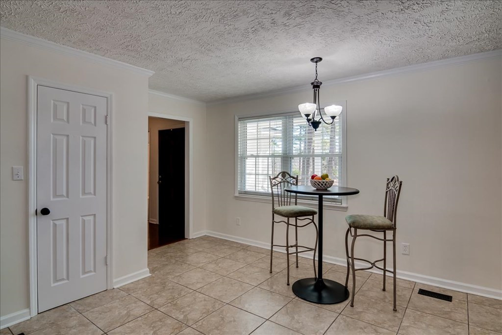 5209 Hereford Farm Road Evans, GA 30809 - Photo 7 of 31 Spacious. light and airy