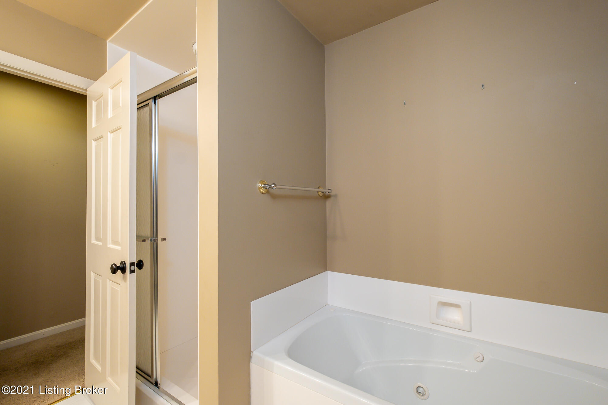 6014 Innes Trace Road Louisville, KY 40222 - Photo 42 of 56 Small-22