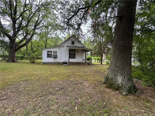 $53,000 | 902 East 9th Street, Pittsburg, KS 66762