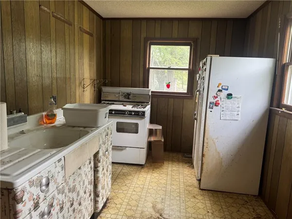 $53,000 | 902 East 9th Street, Pittsburg, KS 66762