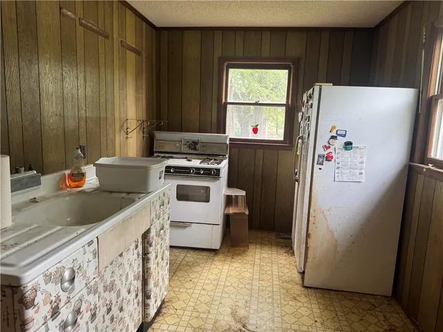 $63,000 | 902 East 9th Street, Pittsburg, KS 66762