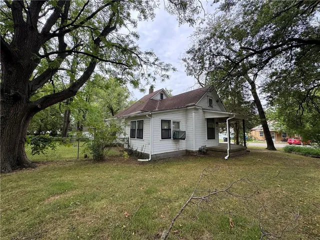 $63,000 | 902 East 9th Street, Pittsburg, KS 66762