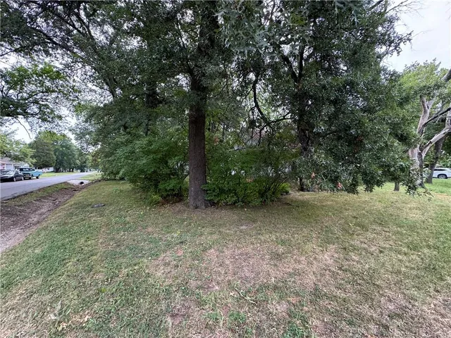 $63,000 | 902 East 9th Street, Pittsburg, KS 66762