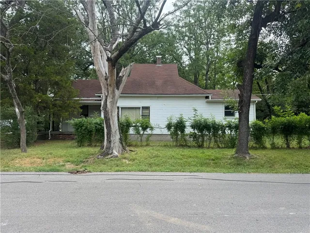 $63,000 | 902 East 9th Street, Pittsburg, KS 66762